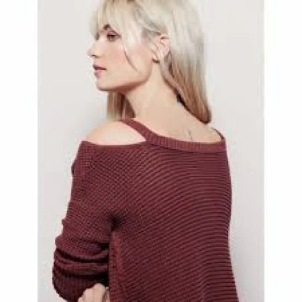 Free People cold shoulder size large distressed sweater like new condition